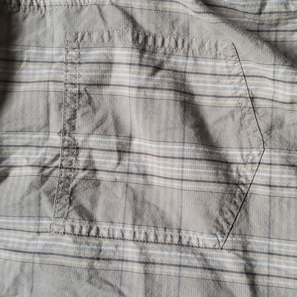 Calvin Klein Jeans Men's Button Down Short Sleeve Shirt Size L - Picture 3 of 10